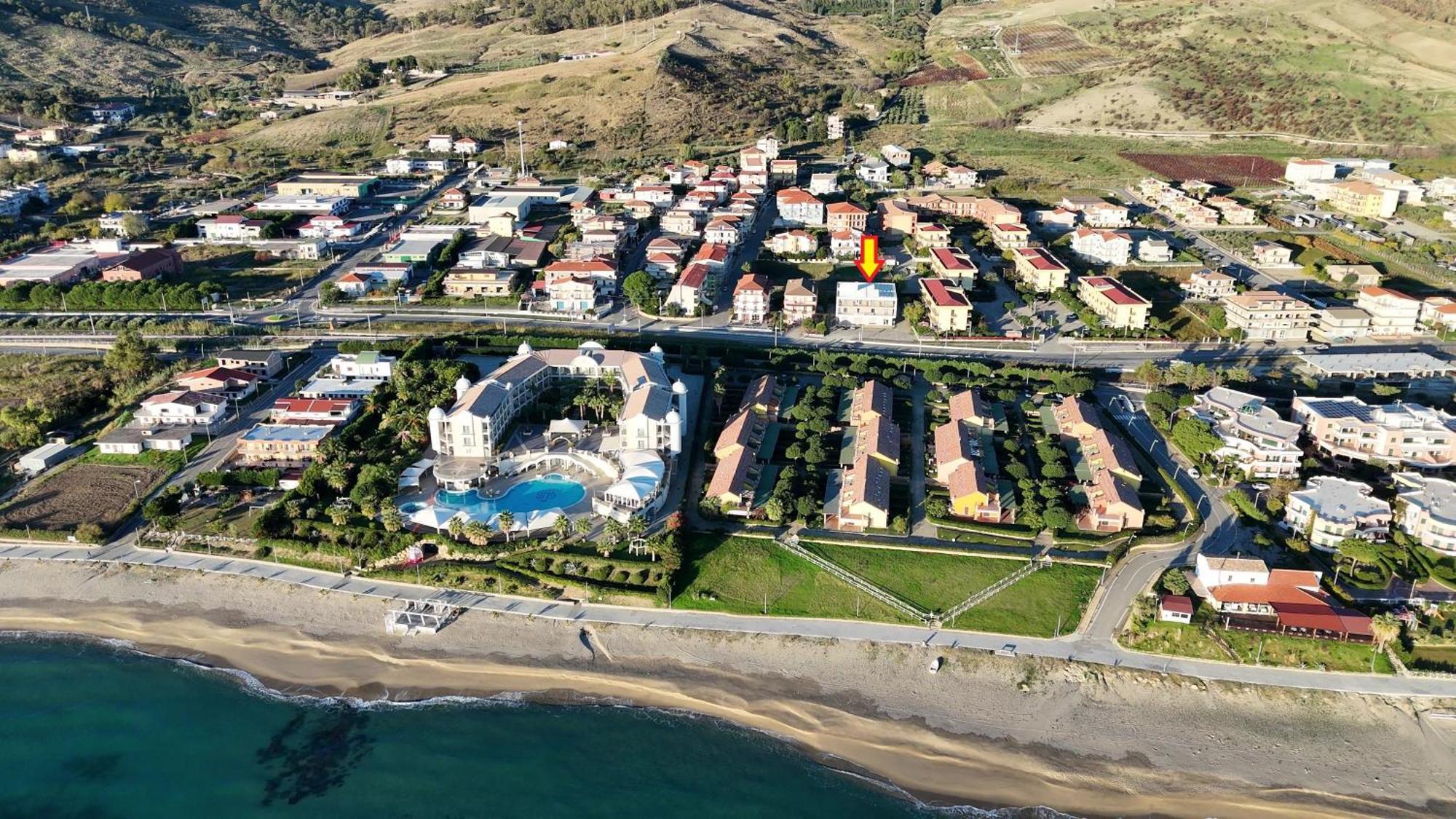 Red'S Apartments Torre Melissa Exterior foto
